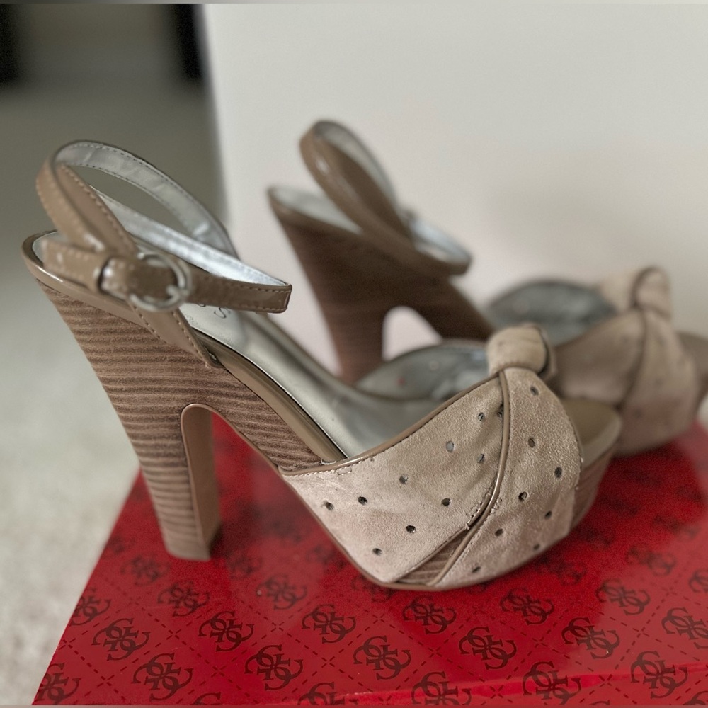 Vtg Pin-Up Style Peep Toe Ankle Strap Hidden Platform Suede Sandals - Picture 11 of 16